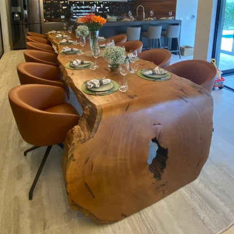 Mesa de jantar de madeira Madeirado